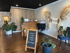 72-96 Orchard Park Dr, Greenville, SC for lease Interior Photo- Image 2 of 5