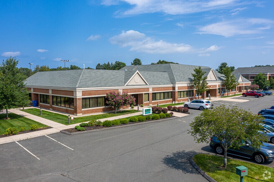 45 Nod Rd, Avon, CT for sale - Primary Photo - Image 1 of 1