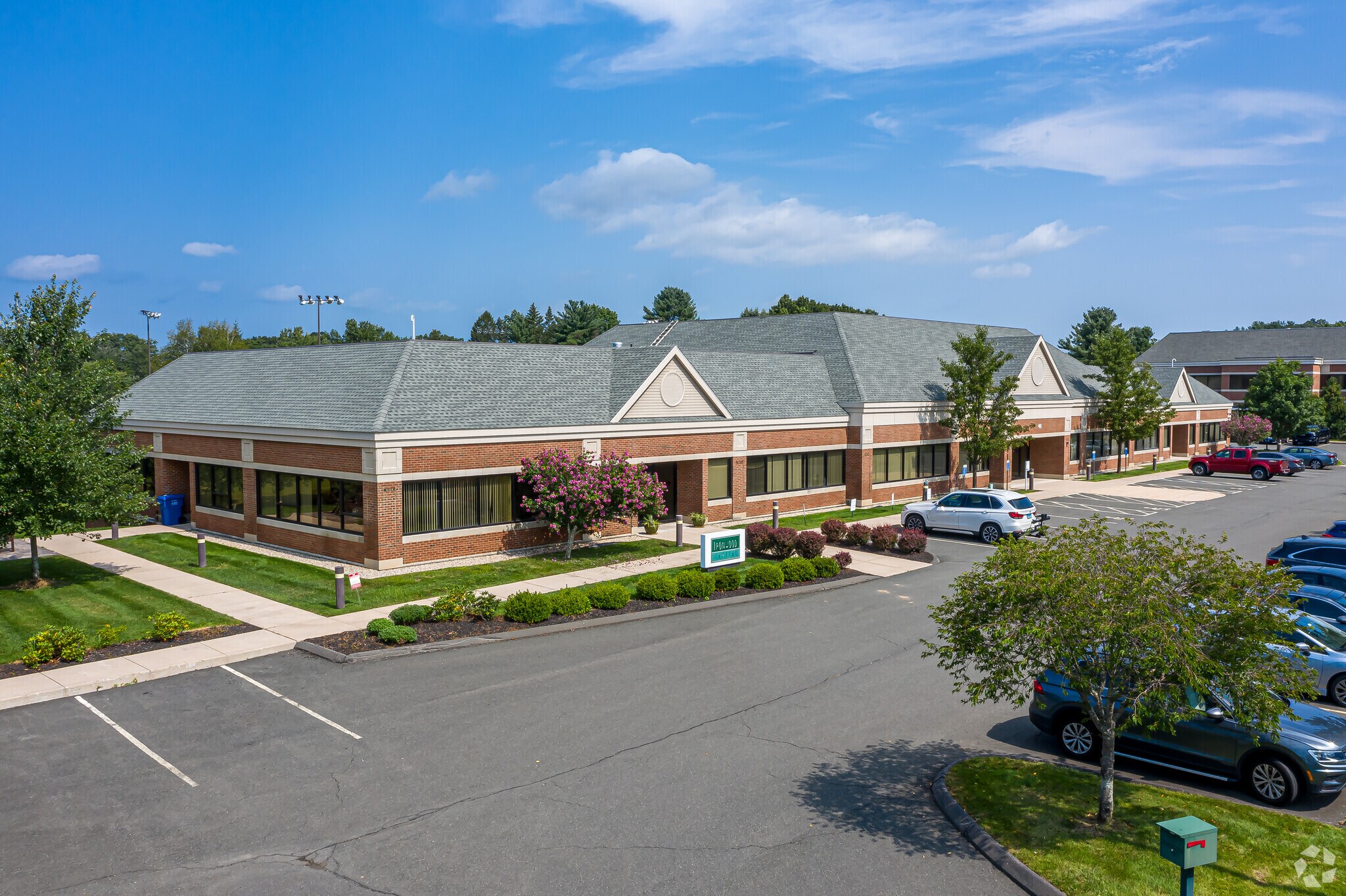 45 Nod Rd, Avon, CT for sale Primary Photo- Image 1 of 1