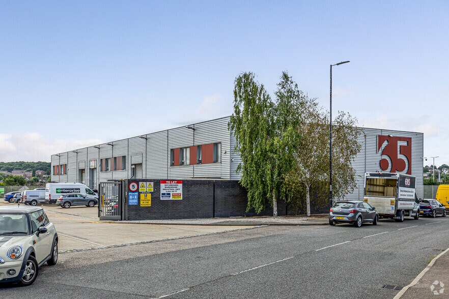 65.5-65.7 White Hart Ave, London for sale - Primary Photo - Image 1 of 9