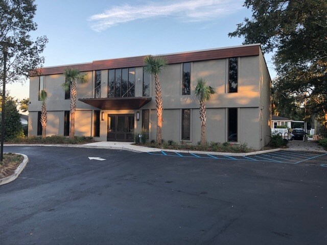 409 Coleman Blvd, Mount Pleasant, SC for sale Primary Photo- Image 1 of 13