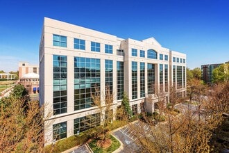 5605 Carnegie Blvd, Charlotte, NC for lease Building Photo- Image 1 of 4