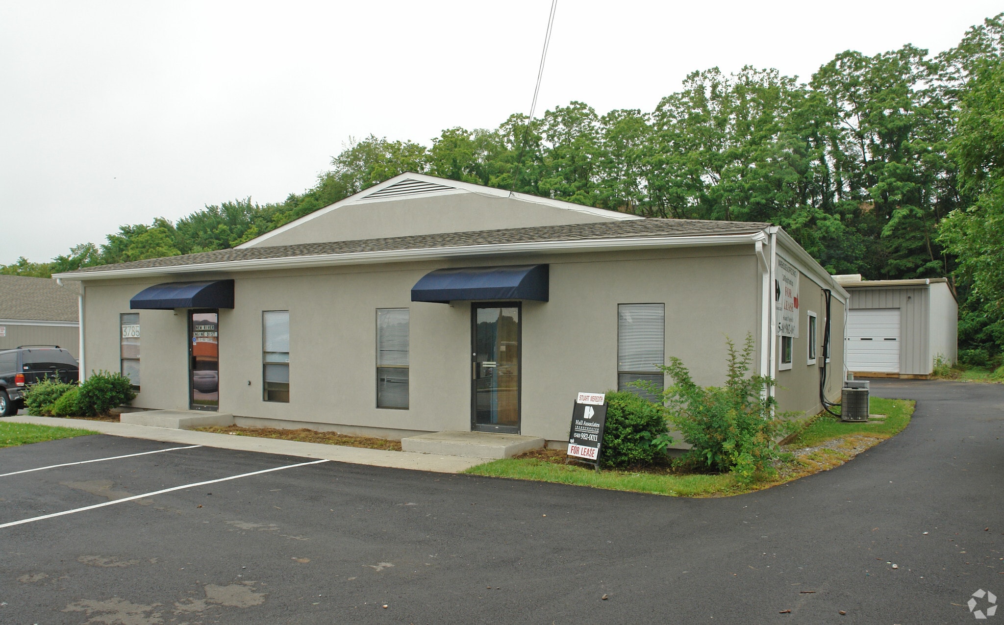 3783-3785 Peters Creek Rd, Roanoke, VA for lease Primary Photo- Image 1 of 3