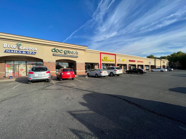 410 N Hillside St, Wichita, KS 67214