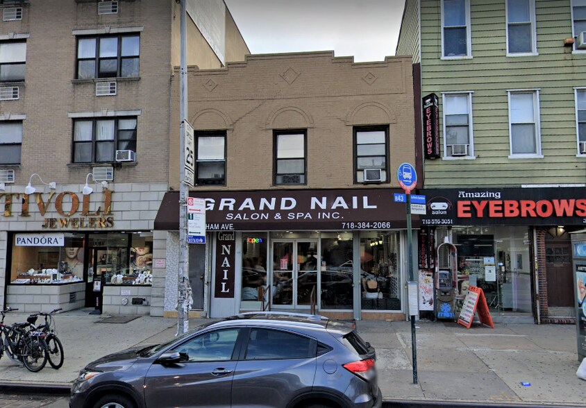 329 Graham Ave, Brooklyn, NY, 11211 Storefront Retail/Residential