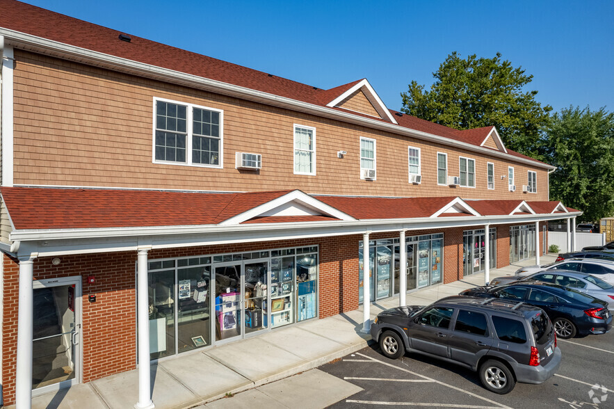 130 Broad St, Cumberland, RI for sale - Primary Photo - Image 1 of 1