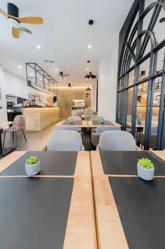 Retail in Marbella for sale - Building Photo - Image 1 of 13