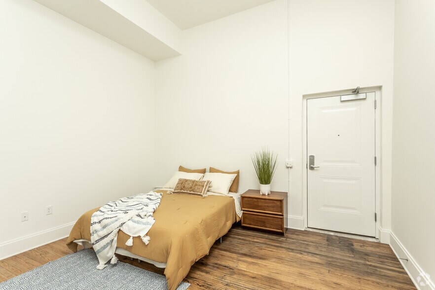 1729 Grand Ave, Des Moines, IA for lease - Interior Photo - Image 2 of 15