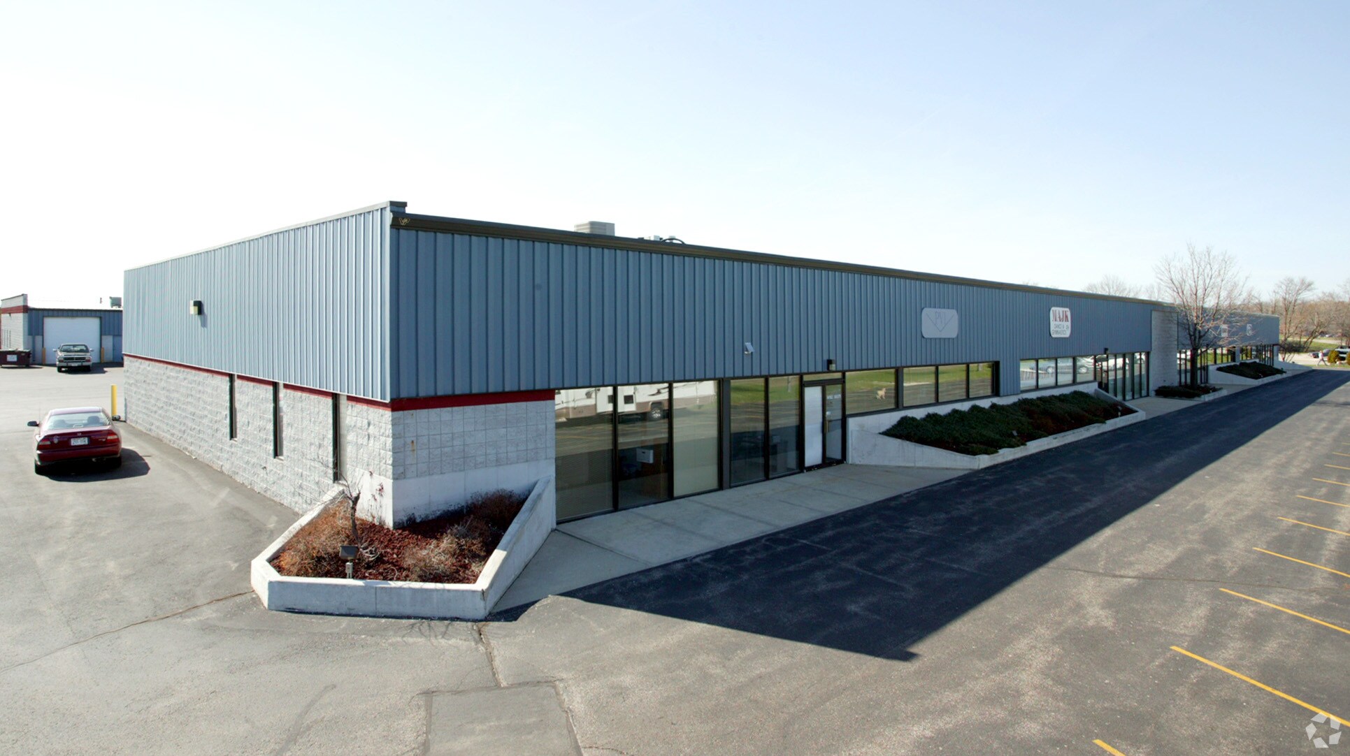 W182S8335 Racine Ave, Muskego, WI for lease Building Photo- Image 1 of 5