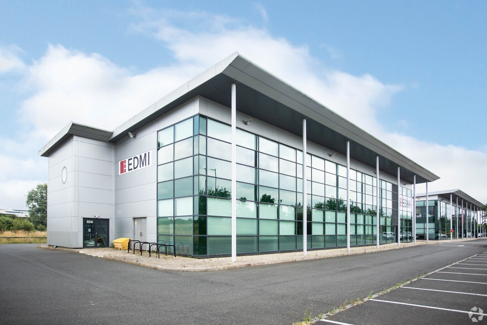 Gosforth Park Av, Newcastle Upon Tyne for sale Building Photo- Image 1 of 1