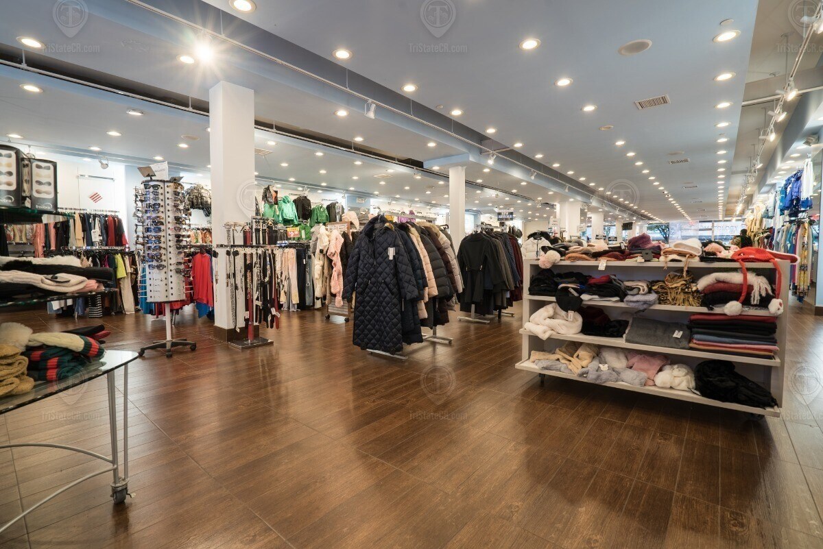 5634 Myrtle Ave, Ridgewood, NY for lease Interior Photo- Image 1 of 3