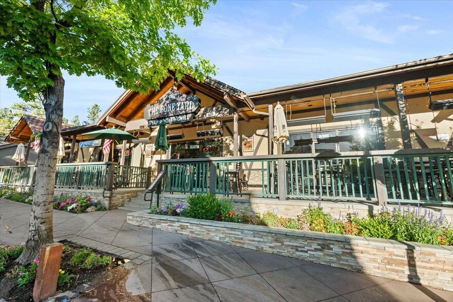 560 Pine Knot Ave, Big Bear Lake, CA for sale - Building Photo - Image 2 of 22