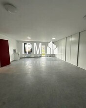 Flex in Aix-en-Provence for lease Interior Photo- Image 2 of 4