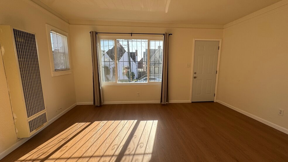 7300-7302 Ney Ave, Oakland, CA for sale - Interior Photo - Image 2 of 10