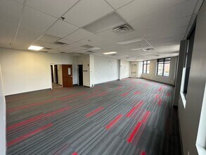 4330 Maple Rd, Buffalo, NY for lease Interior Photo- Image 2 of 7