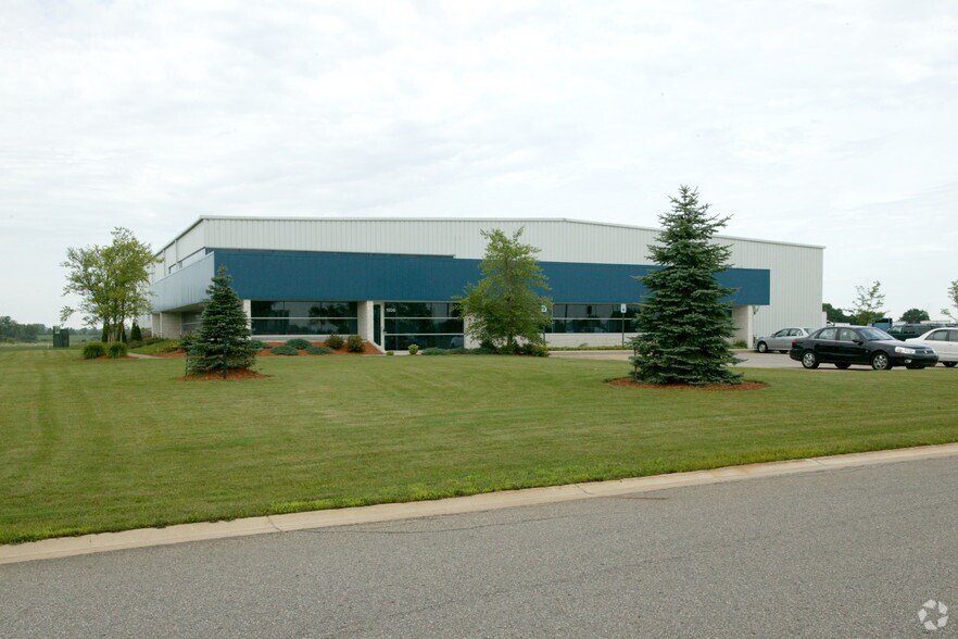 1936 Transport Ln, Holland, MI for sale - Primary Photo - Image 1 of 1