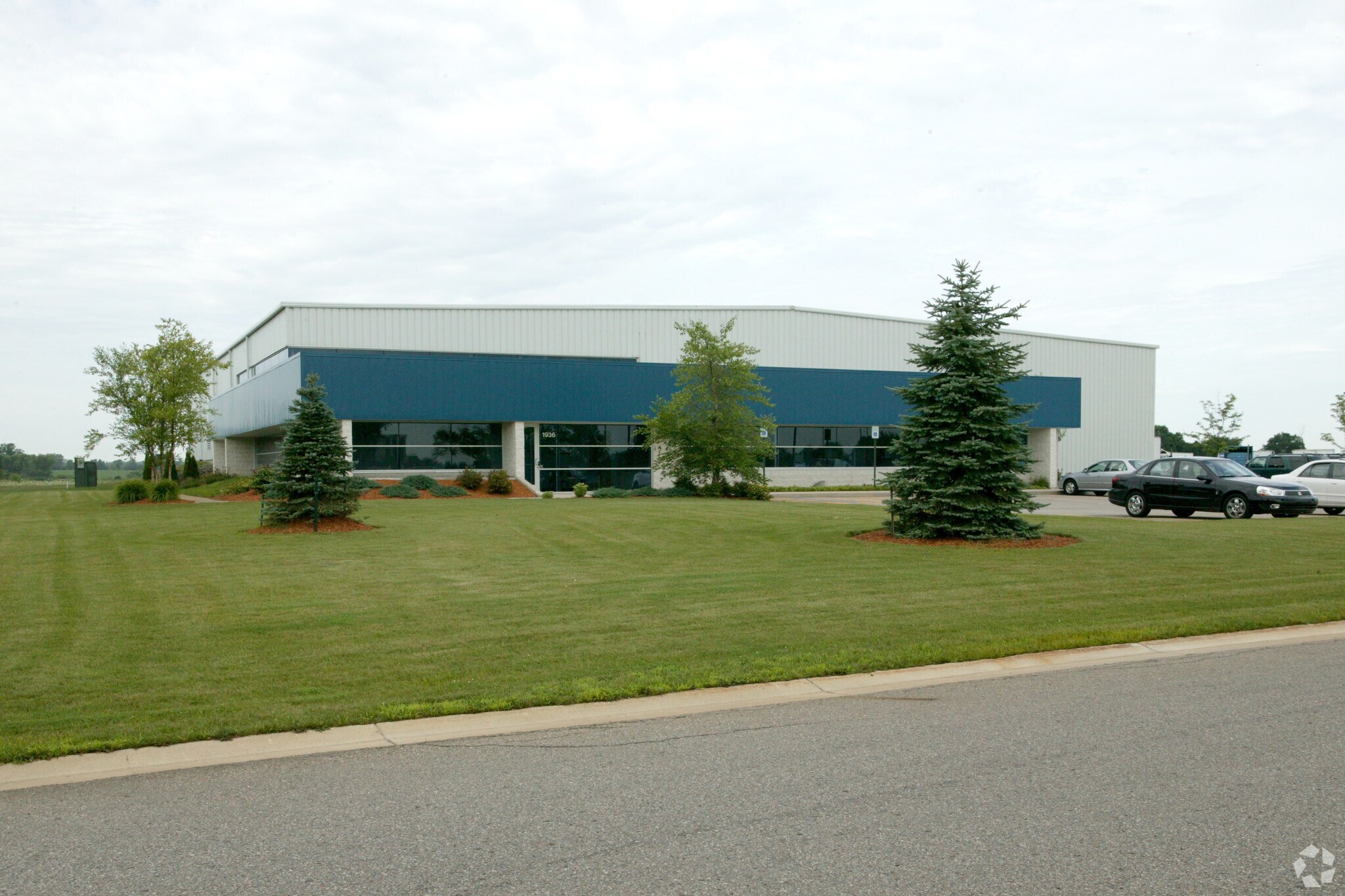 1936 Transport Ln, Holland, MI for sale Primary Photo- Image 1 of 1