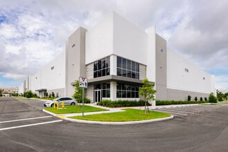 10547 NW 117th Ave, Miami, FL for lease Interior Photo- Image 1 of 11