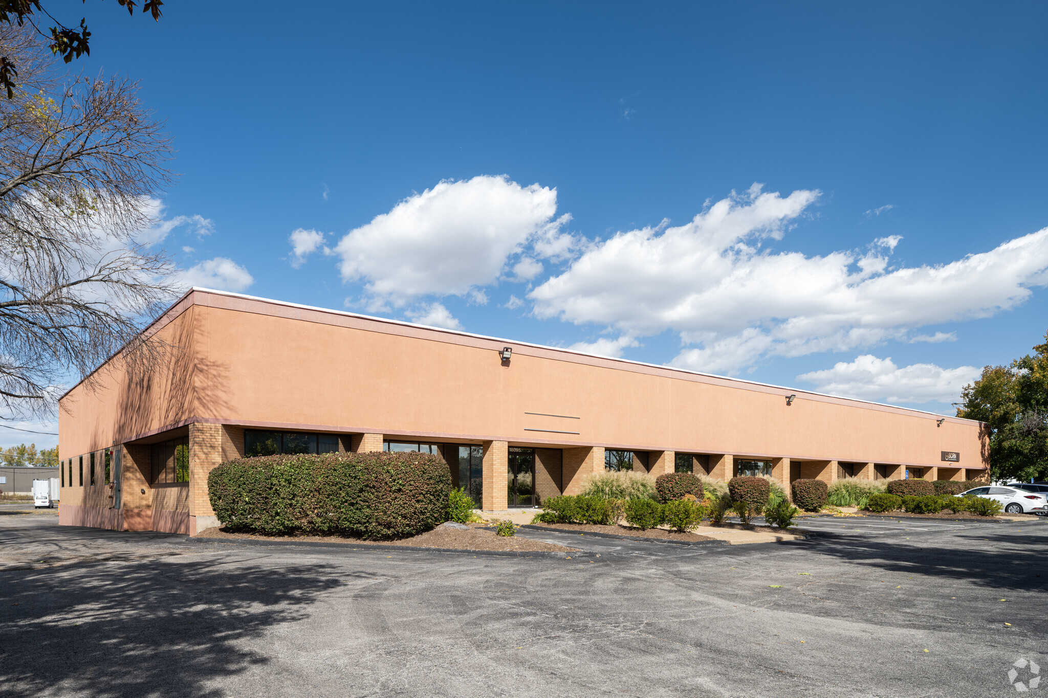 18067-18099 Edison Ave, Chesterfield, MO for sale Building Photo- Image 1 of 1