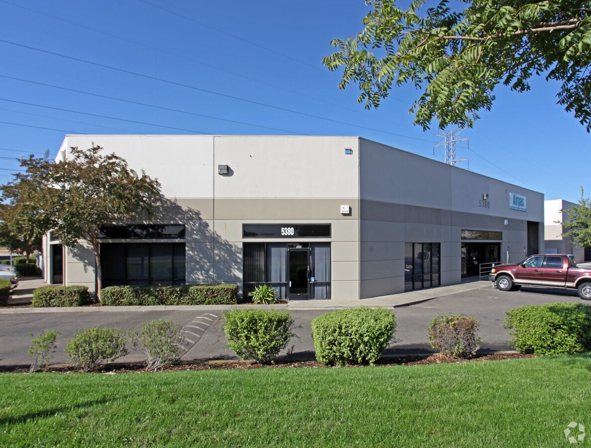 5380 S Watt Ave, Sacramento, CA 95826