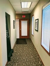 7270 S 13th St, Oak Creek, WI for lease Interior Photo- Image 2 of 8