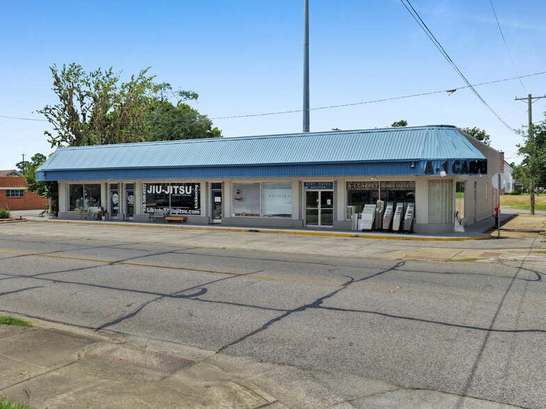 617 Main St, Liberty, TX for sale - Building Photo - Image 1 of 42