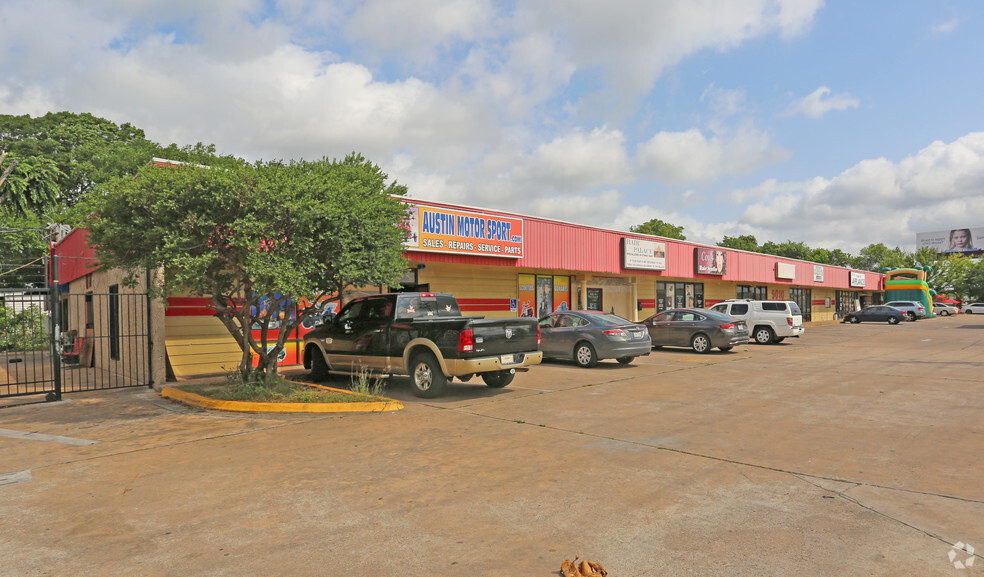 9010 N IH 35, Austin, TX for sale - Primary Photo - Image 1 of 1