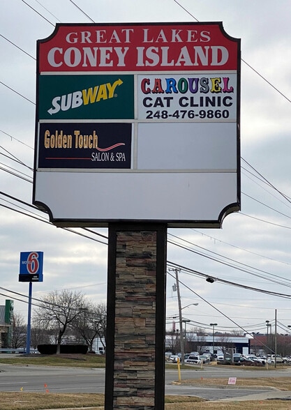 38425-38441 Grand River Ave, Farmington Hills, MI for lease - Building Photo - Image 2 of 5