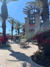 7201 Yorktown Ave, Huntington Beach, CA for lease Building Photo- Image 1 of 3