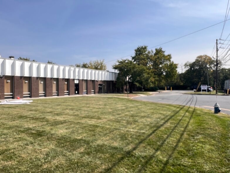 67-71 E Willow St, Millburn, NJ for lease - Building Photo - Image 2 of 5