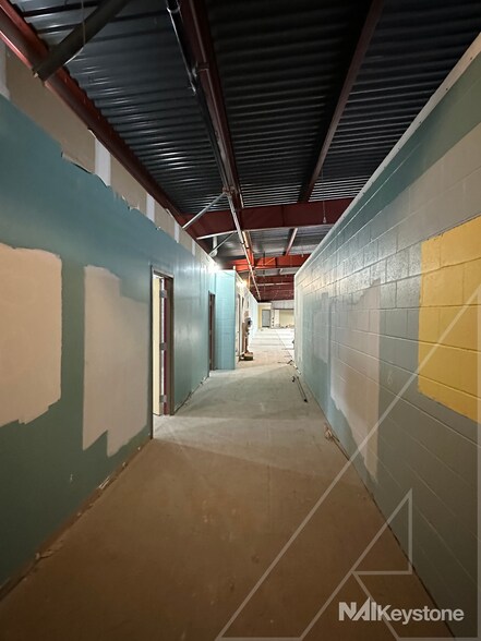 172 Shillington Rd, Sinking Spring, PA for lease - Building Photo - Image 3 of 30