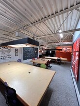 360 E Maple Rd, Troy, MI for lease Interior Photo- Image 2 of 7