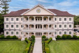 10210 Grogans Mill Road - Bar