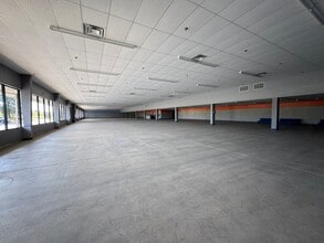 6527 Warden Rd, North Little Rock, AR for sale Interior Photo- Image 1 of 2