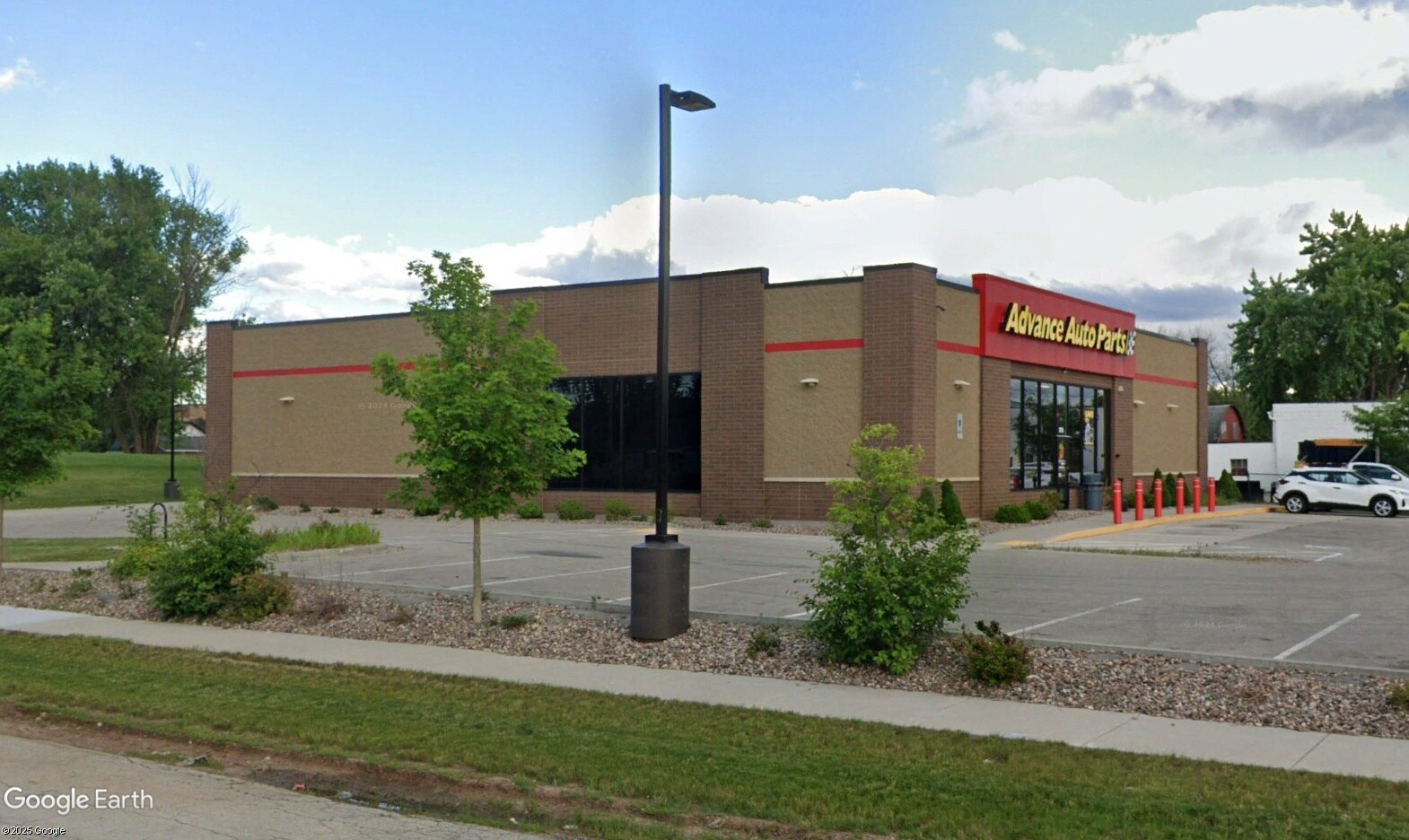 2120 Jackson St, Oshkosh, WI for lease Primary Photo- Image 1 of 2