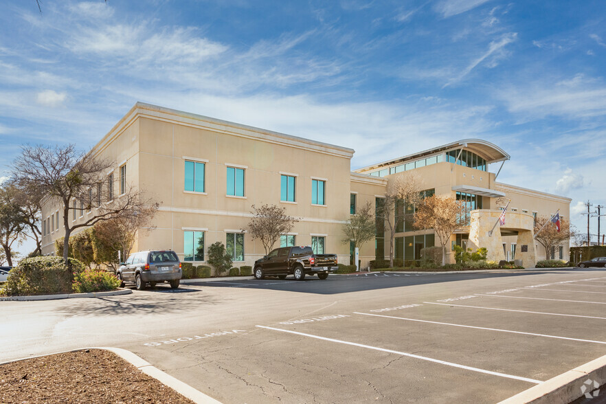 11603 W Coker Loop Rd, San Antonio, TX for lease - Building Photo - Image 1 of 13