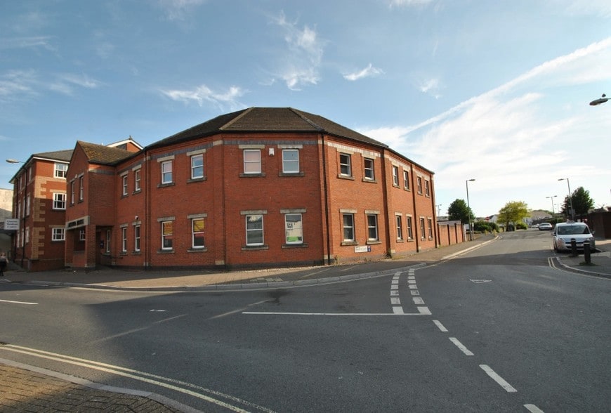 9 Queen St, Barnstaple for sale - Primary Photo - Image 1 of 1