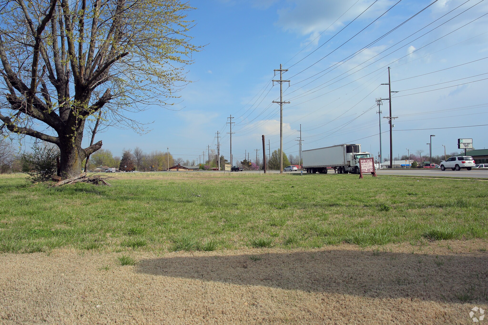 700 White Rd, Springdale, AR for sale Primary Photo- Image 1 of 1