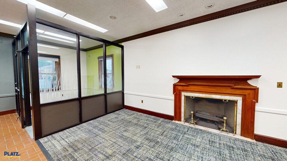 3516 S Meridian Rd, Youngstown, OH for sale - Interior Photo - Image 2 of 20