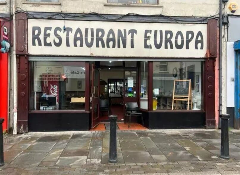 92 Commercial St, Tredegar for sale - Building Photo - Image 1 of 1