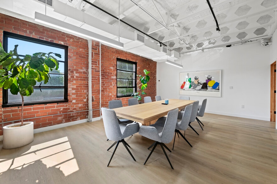 139 S Beverly Dr, Beverly Hills, CA for lease - Interior Photo - Image 3 of 5