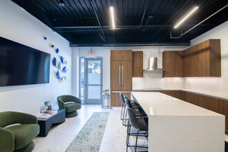 600 N 1st Ave, Saint Petersburg, FL for lease Building Photo- Image 1 of 12