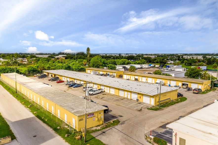 1819 7th Ave N, Lake Worth, FL for lease - Primary Photo - Image 1 of 5