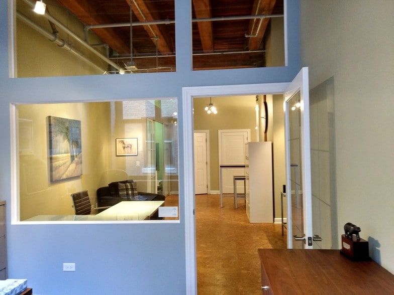 824 W Superior St, Chicago, IL for sale - Interior Photo - Image 2 of 82