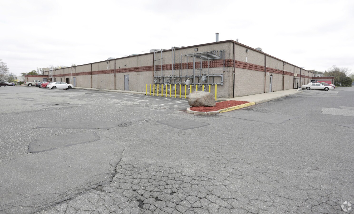 160 Adams Ave, Hauppauge, NY 11788