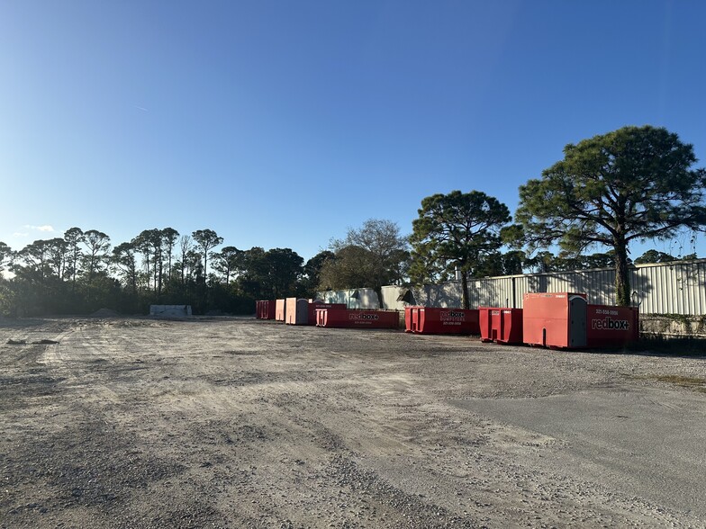 598 Washburn Rd, Melbourne, FL for lease - Building Photo - Image 3 of 5