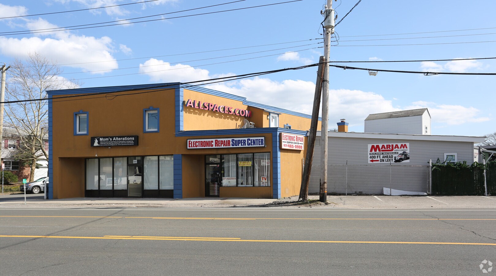 824826 Conklin St, Farmingdale, NY 11735