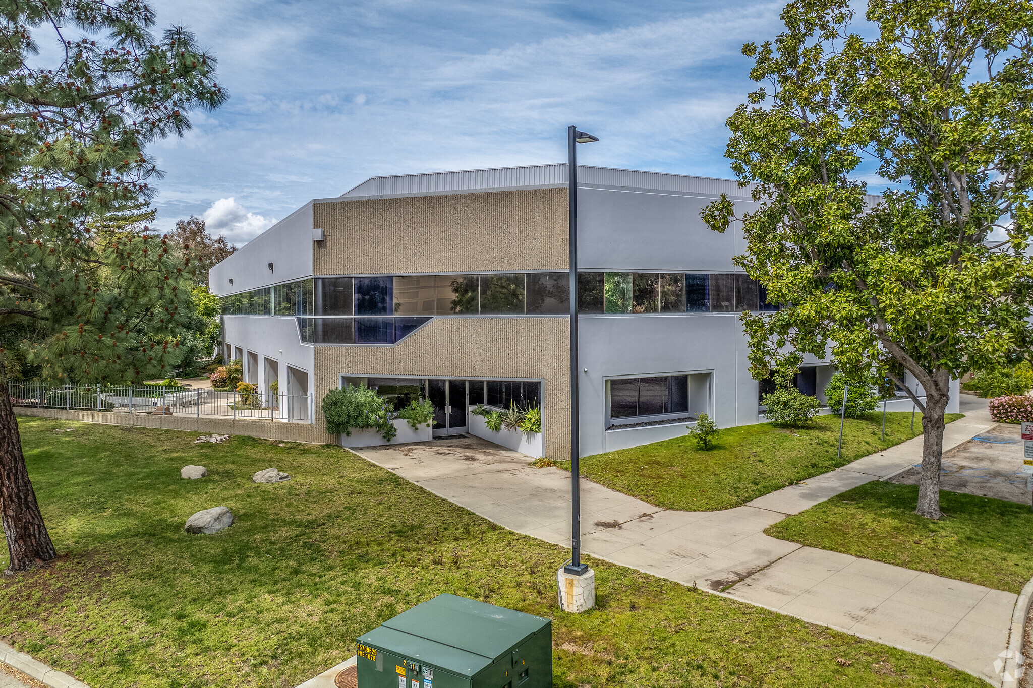 405 Science Dr, Moorpark, CA for sale Primary Photo- Image 1 of 1