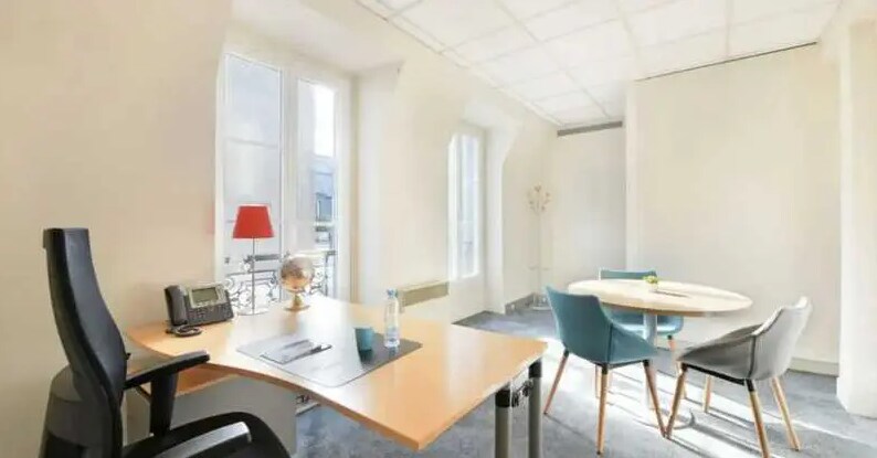 Coworking Space in Paris for lease Interior Photo- Image 1 of 4