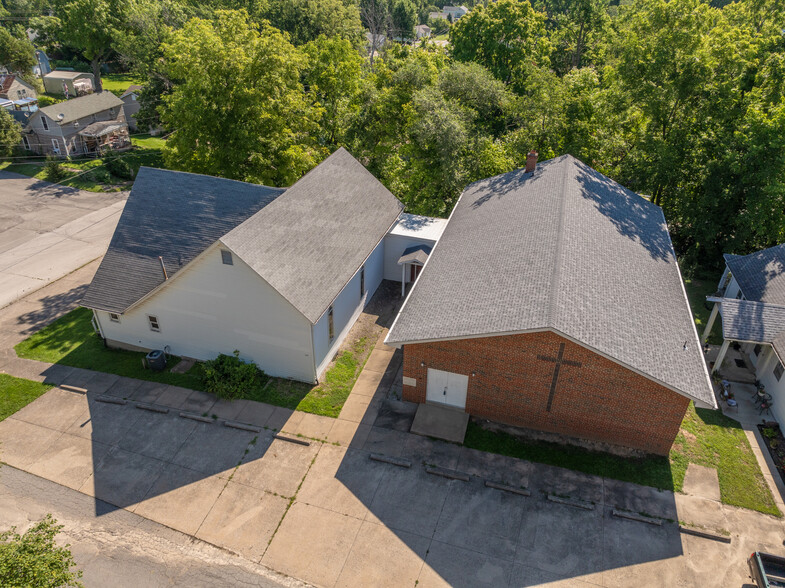 228 Church St, Winfield, MO for sale - Building Photo - Image 3 of 41